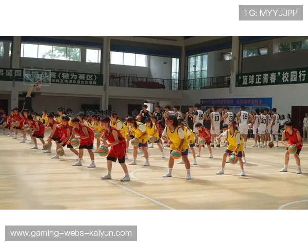 篮球小将的空中奇迹——滞空扣篮如同动画中的瞬间 篮球小将的空中奇迹——滞空扣篮如同动画中的瞬间