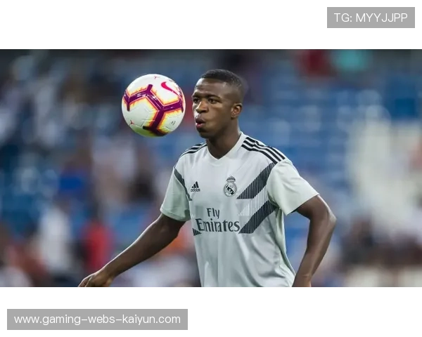 维尼修斯训练成果显现,边路突破创造多次威胁 维尼修斯训练成果显现,边路突破创造多次威胁